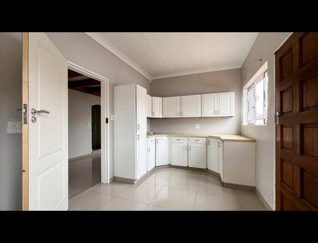 3 BEDROOM HOUSE FOR SALE IN NEW REDRUTH